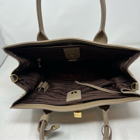 Samantha Thavasa Taupe Tote Bag - Picture 11 of 16